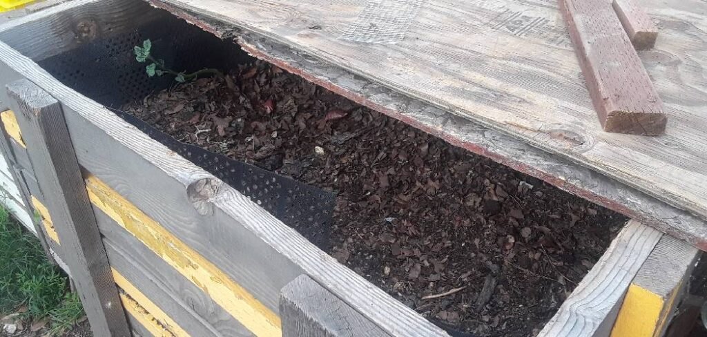 How to Make a Raised Garden Bed Cover with Hinges