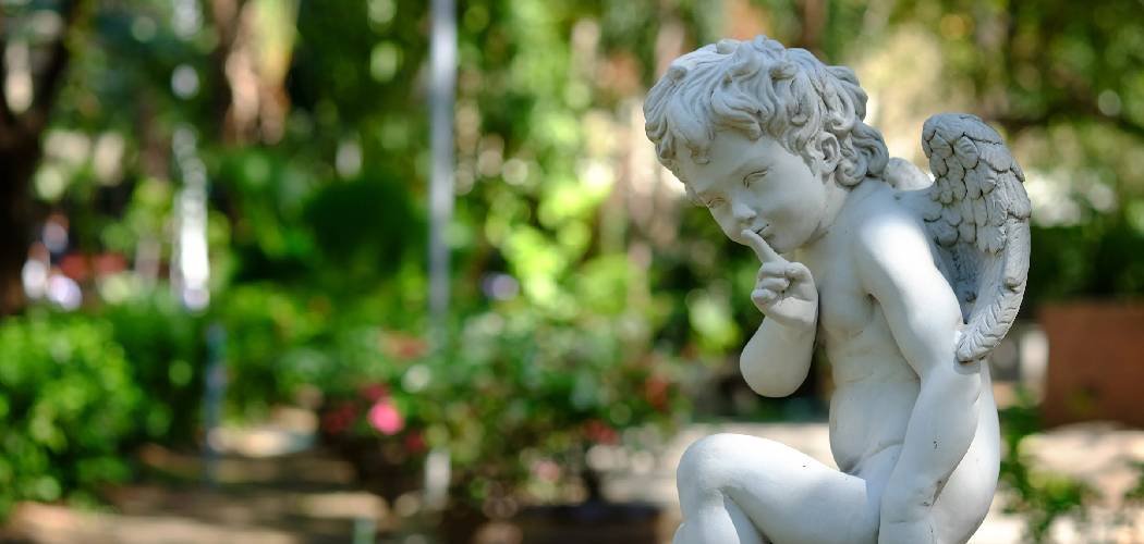 How to Clean Resin Garden Statues