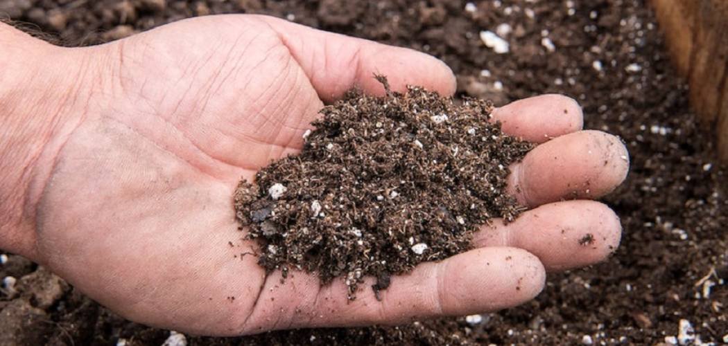 How to Dig Clay Soil