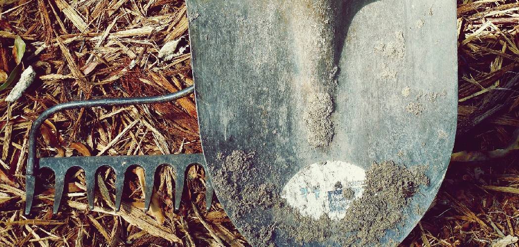How to Keep Dirt From Sticking to Shovel